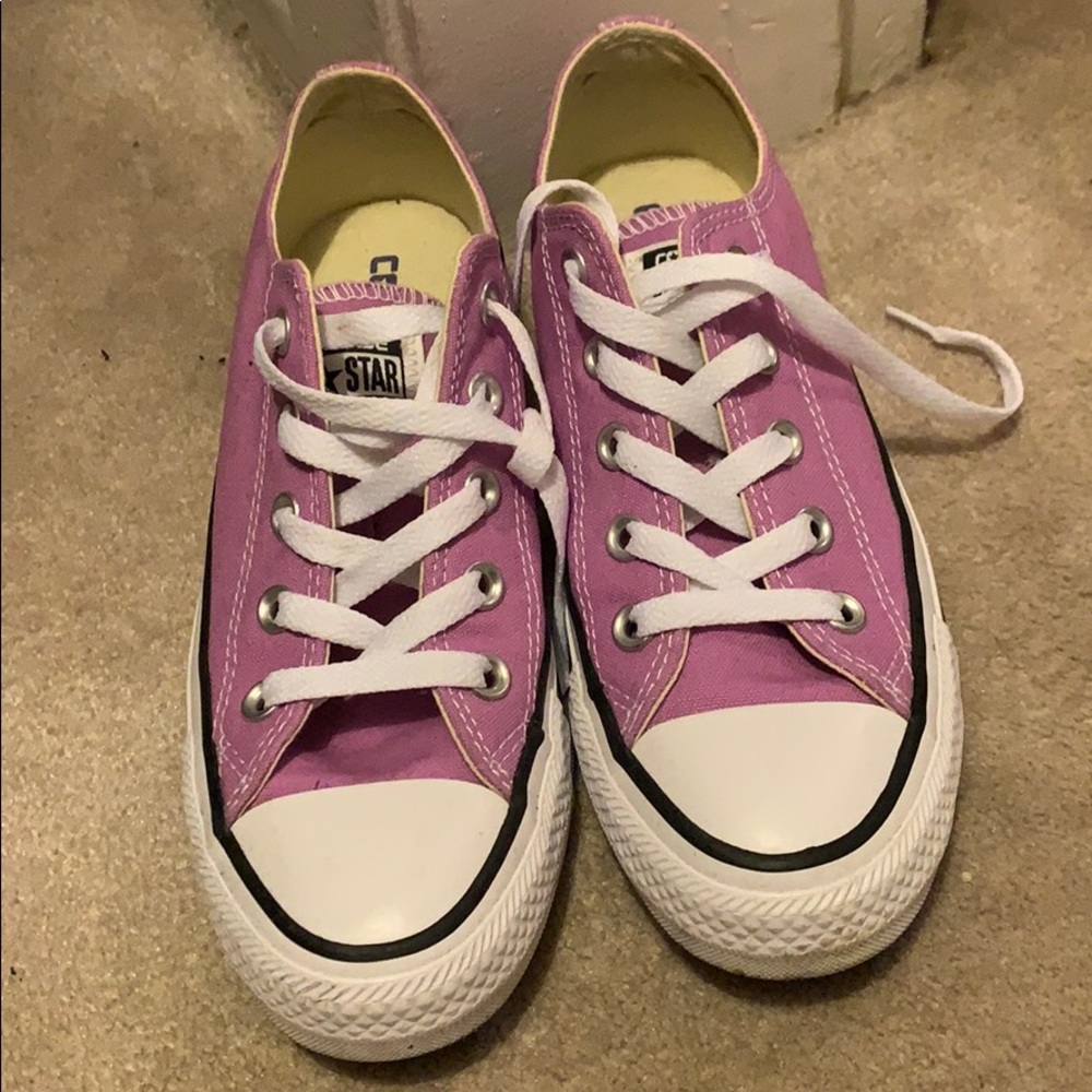 Women’s purple converse